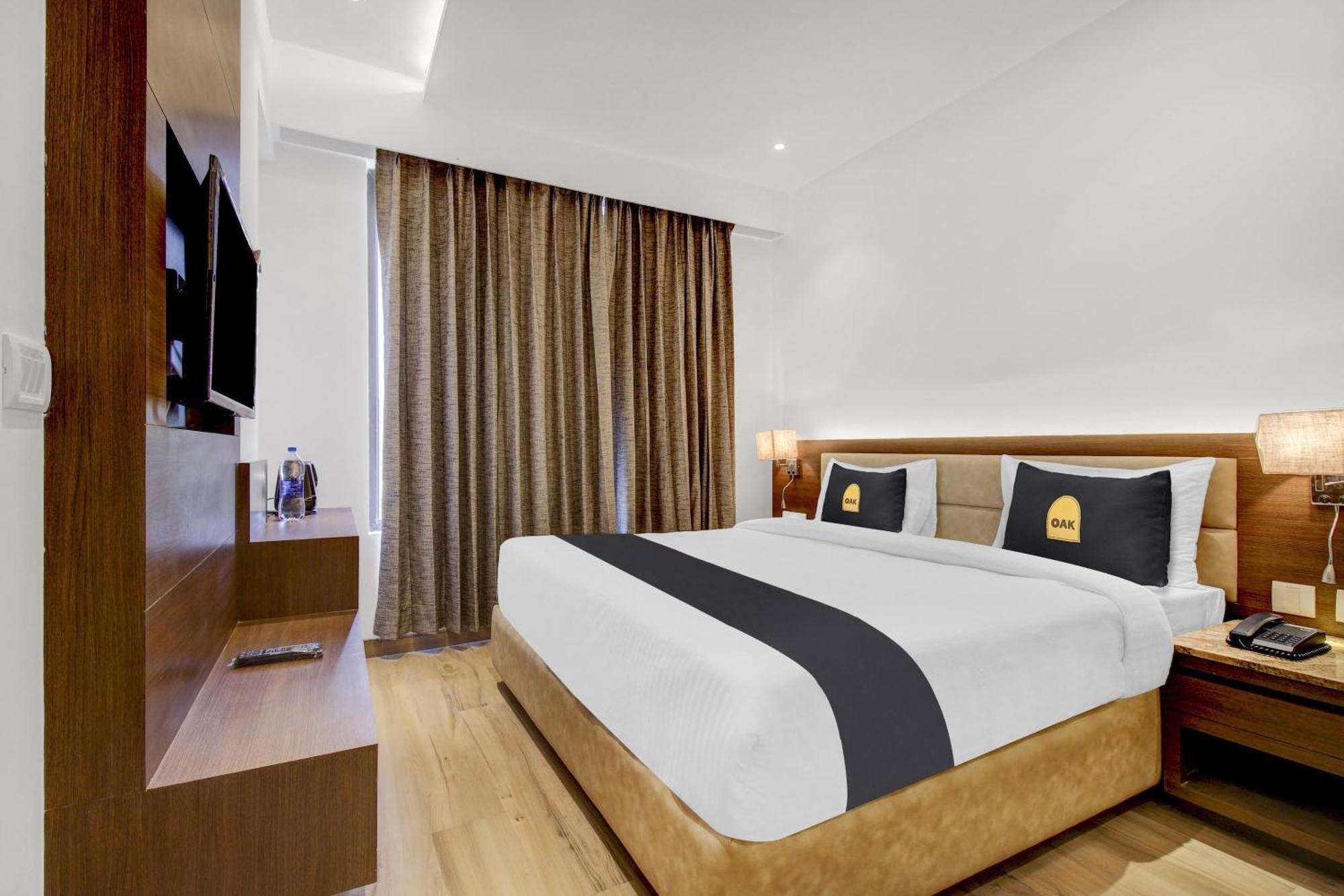 Super Townhouse Oak Aurelia Grand Hotel Lucknow Ngoại thất bức ảnh