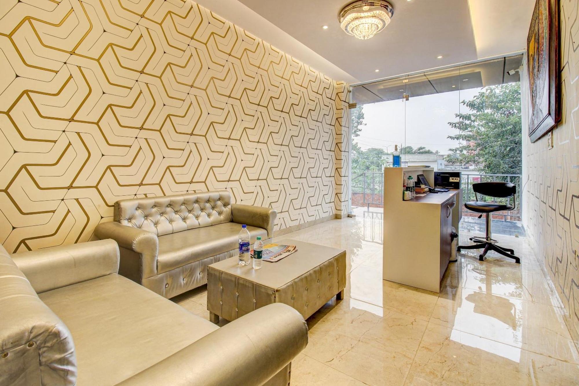 Super Townhouse Oak Aurelia Grand Hotel Lucknow Ngoại thất bức ảnh